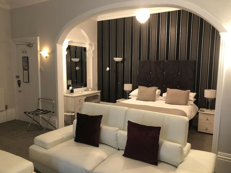 Hotel Ash Lodge - Guest House