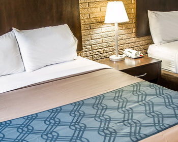 Hotel Rodeway Inn & Suites