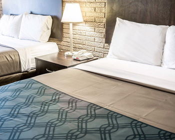 Hotel Rodeway Inn & Suites