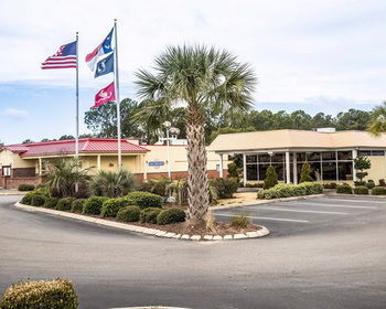 Hotel Rodeway Inn & Suites