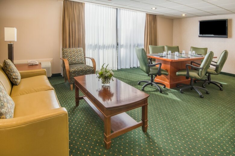 Holiday Inn Hotel & Suites Cin