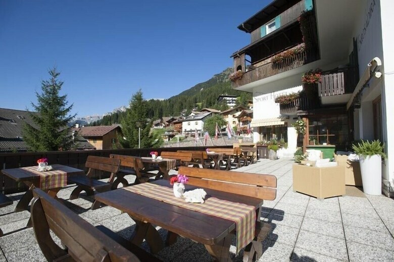 Hotel Sport Enrosadira