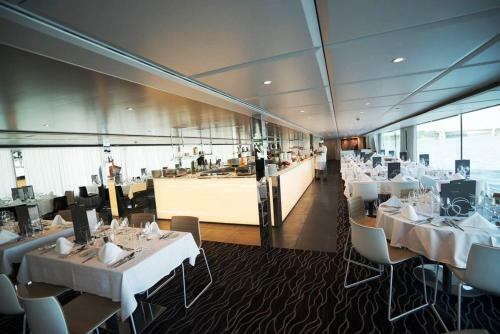 Baxter Hoare Hotel Ship II D�sseldorf
