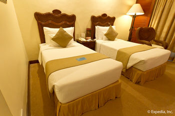 Hotel Waterfront Airport  Mactan