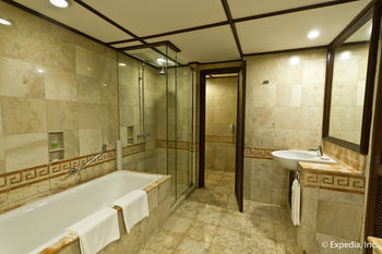 Hotel Waterfront Airport  Mactan