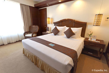Hotel Waterfront Airport  Mactan