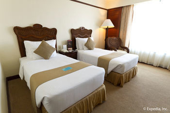 Hotel Waterfront Airport  Mactan