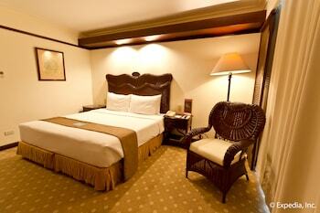Hotel Waterfront Airport  Mactan