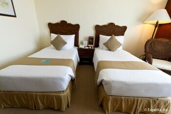 Hotel Waterfront Airport  Mactan