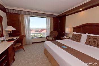 Hotel Waterfront Airport  Mactan