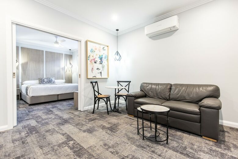 Hotel Comfort Inn Deakin Palms