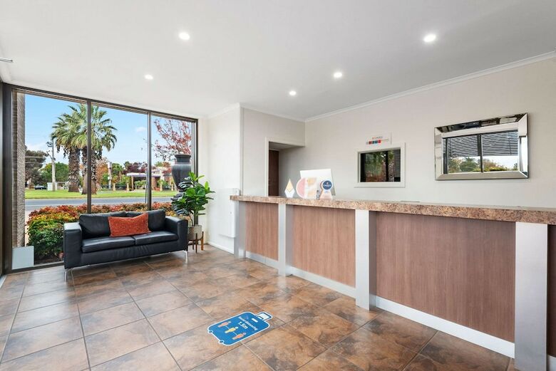 Hotel Comfort Inn Deakin Palms
