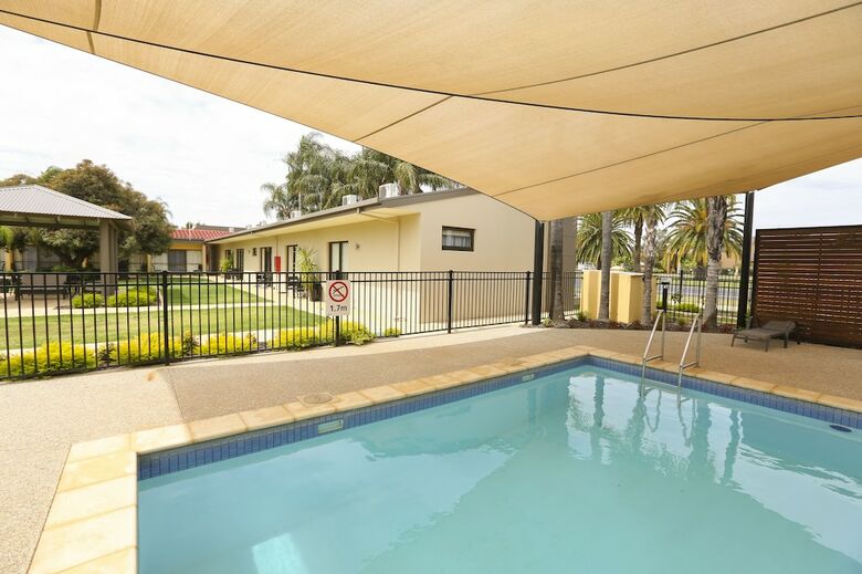 Hotel Comfort Inn Deakin Palms
