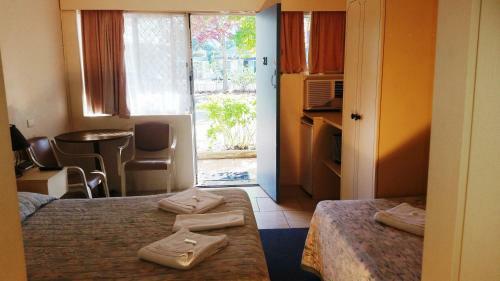 Great Lakes Motel