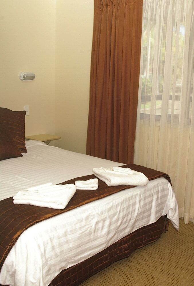 Smugglers Cove Holiday Village