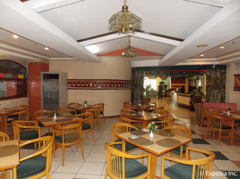 Hotel Holiday Plaza