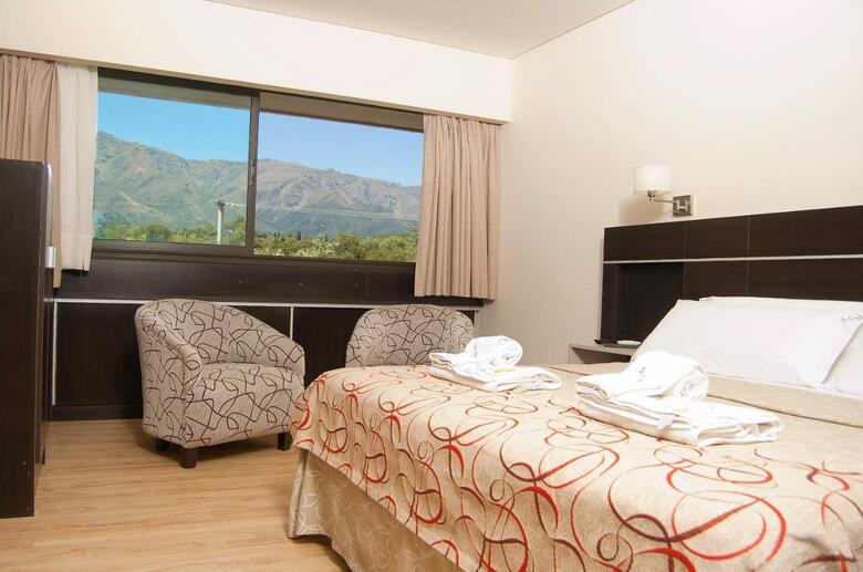 Hotel Altos De Merlo Suites
