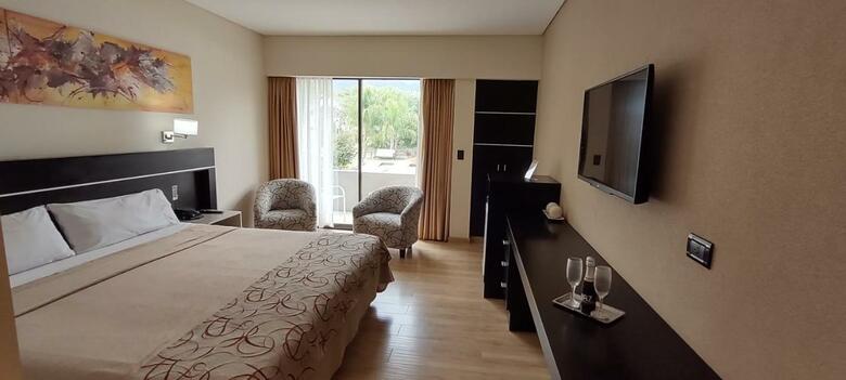 Hotel Altos De Merlo Suites