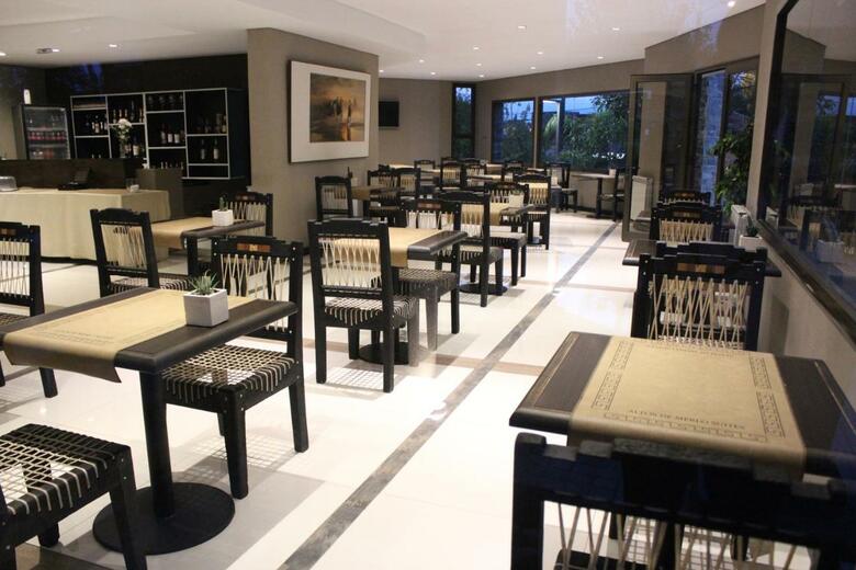Hotel Altos De Merlo Suites