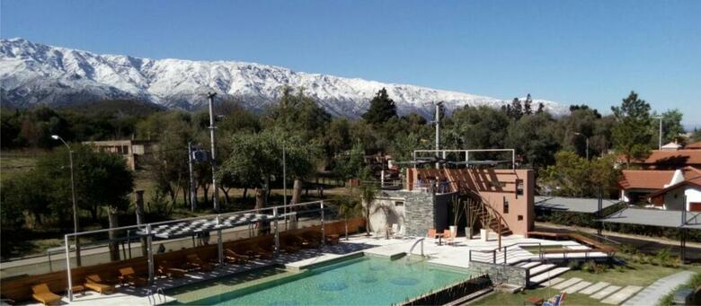Hotel Altos De Merlo Suites