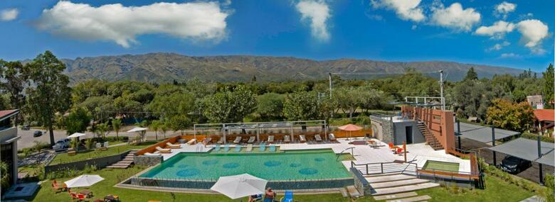 Hotel Altos De Merlo Suites