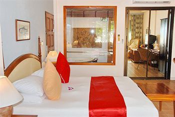 Hotel White House Beach Resort & Spa