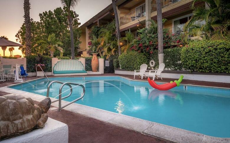 Pepper Tree Hotel