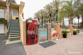 Hotel Anaheim Islander Inn And Suites