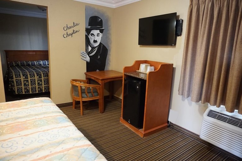Hotel Hollywood Inn Express North