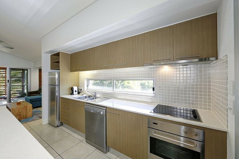 Aparthotel Sandcastles 1770 Motel & Resort