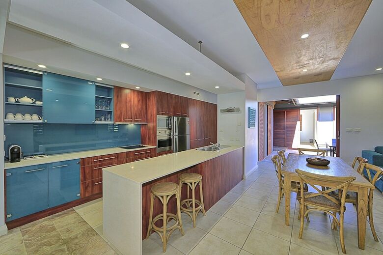 Aparthotel Sandcastles 1770 Motel & Resort