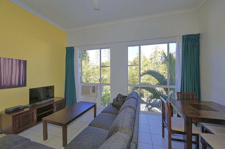 Aparthotel Sandcastles 1770 Motel & Resort