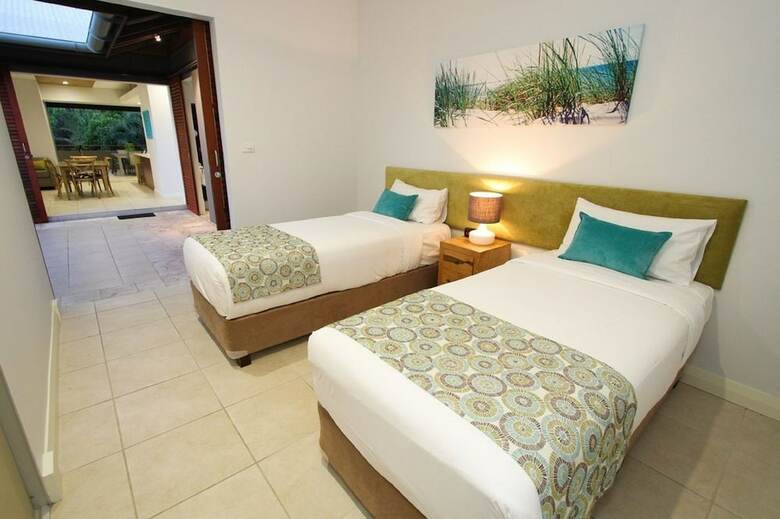 Aparthotel Sandcastles 1770 Motel & Resort