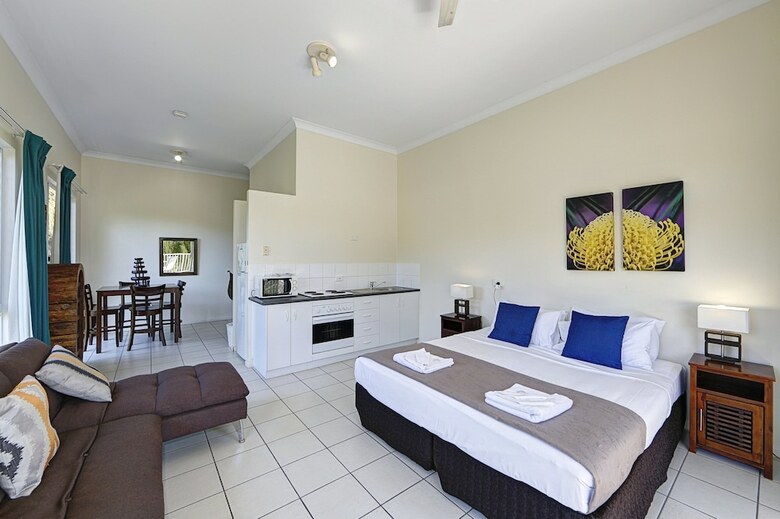 Aparthotel Sandcastles 1770 Motel & Resort