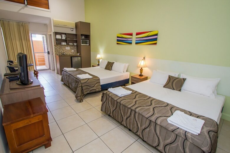 Aparthotel Sandcastles 1770 Motel & Resort