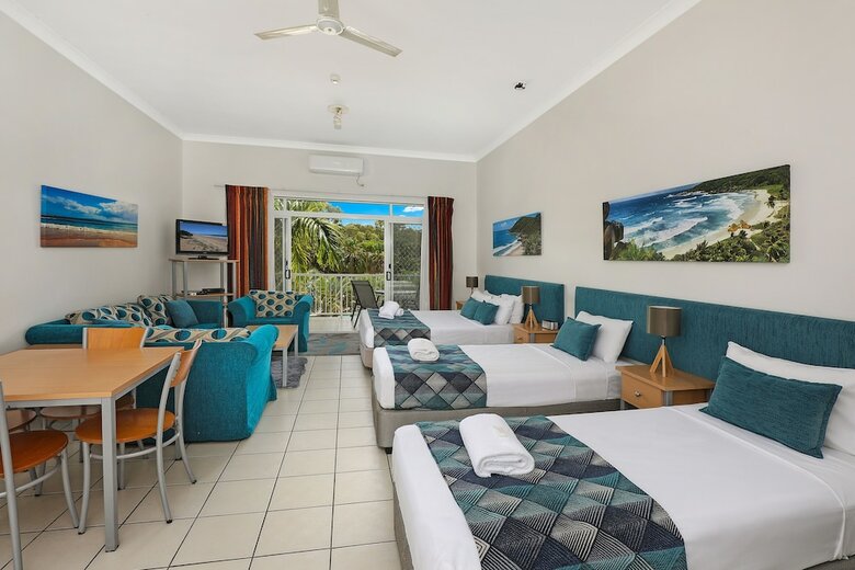 Aparthotel Sandcastles 1770 Motel & Resort