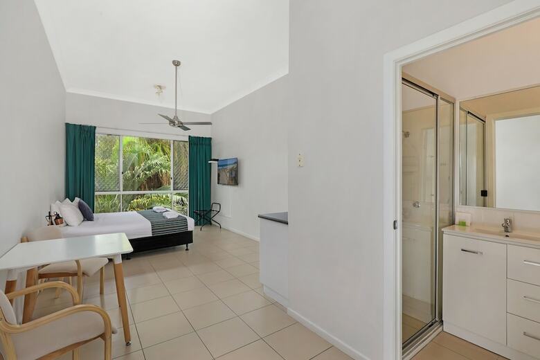 Aparthotel Sandcastles 1770 Motel & Resort