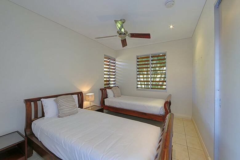 Aparthotel Sandcastles 1770 Motel & Resort