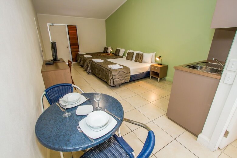 Aparthotel Sandcastles 1770 Motel & Resort
