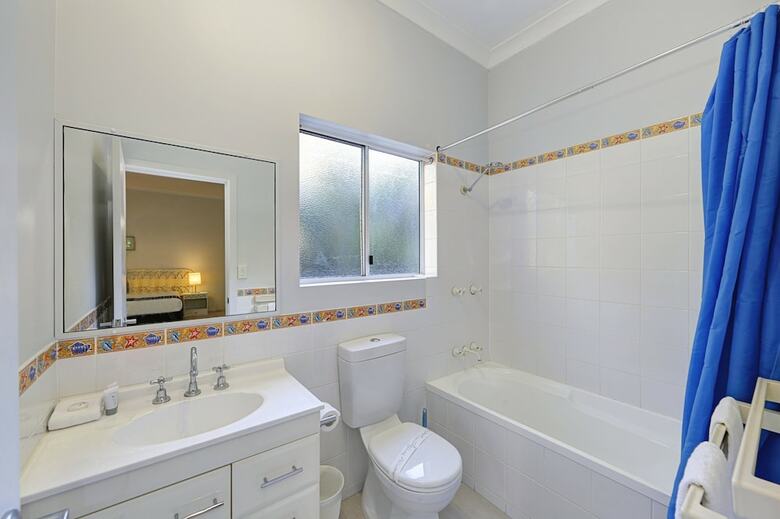 Aparthotel Sandcastles 1770 Motel & Resort