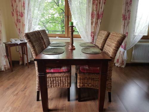 Hostal Helenental Pension & Apartments