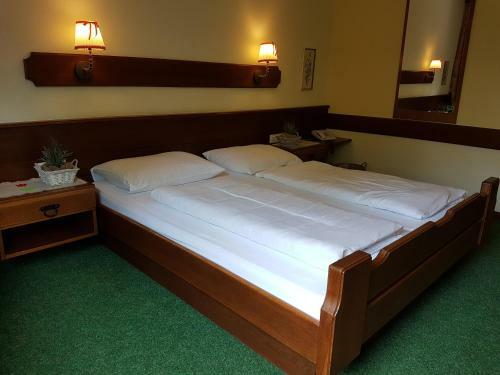 Hostal Helenental Pension & Apartments