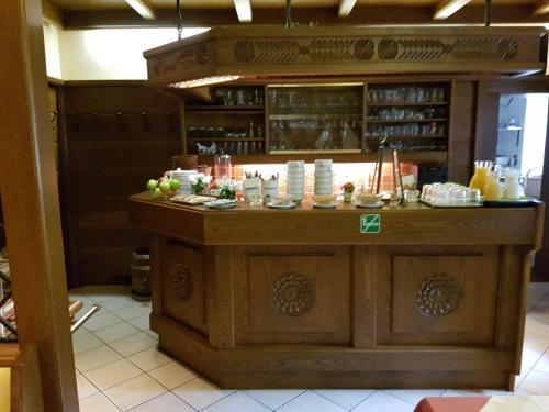 Hostal Helenental Pension & Apartments
