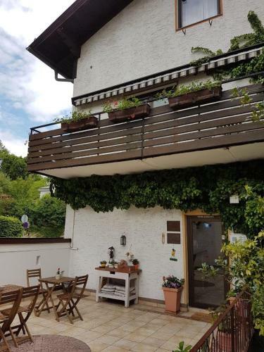Hostal Helenental Pension & Apartments