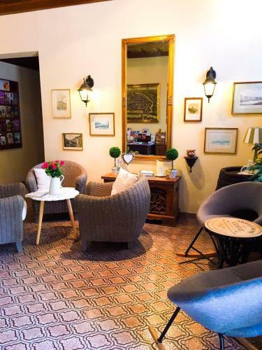 Hostal Helenental Pension & Apartments