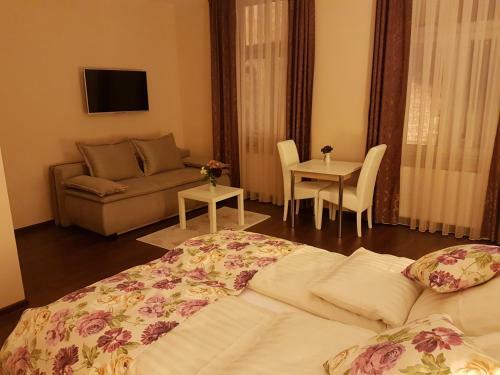 Hostal Promenade Inn