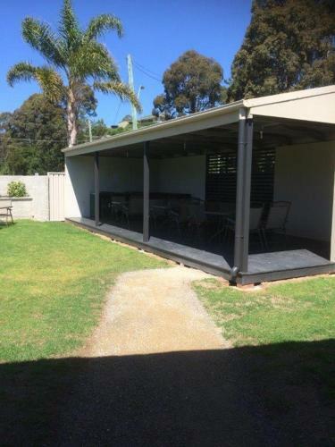 Hanging Rock Family Motel