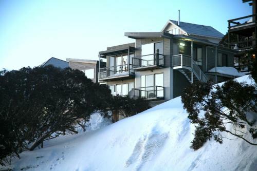 Ultima Apartments