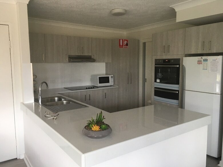 Apartamentos Sea Breeze On Main Beach