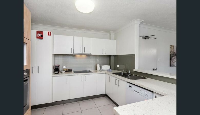 Apartamentos Sea Breeze On Main Beach